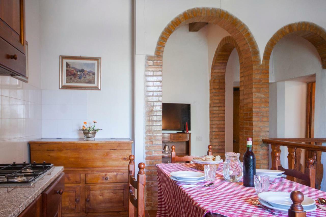 Апартаменты Castello Di Fezzana Монтеспертоли Экстерьер фото