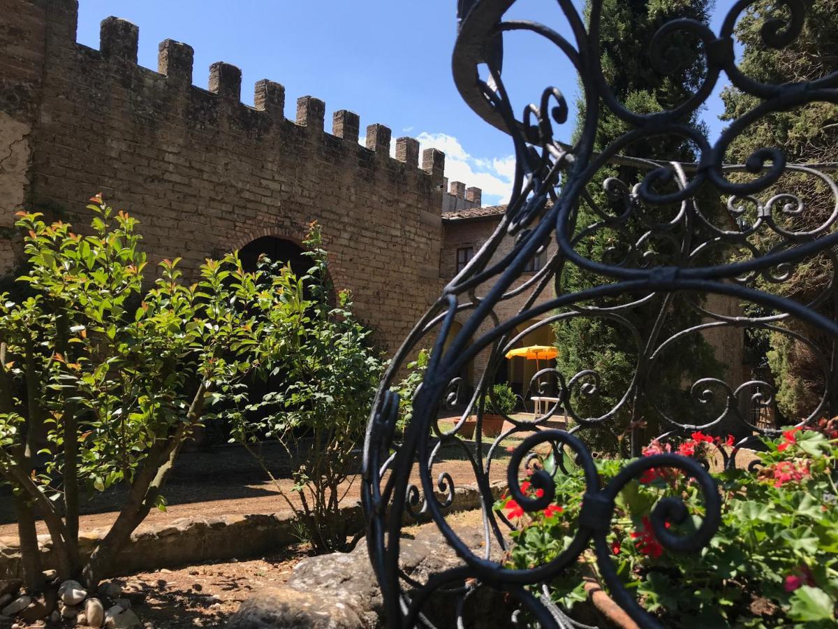 Апартаменты Castello Di Fezzana Монтеспертоли Экстерьер фото